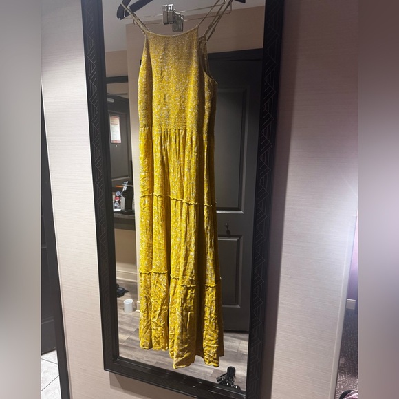 ZATTCAS’ Smocked top Midi Tiered Floral Dress Yellow/White size Medium - Picture 5 of 16